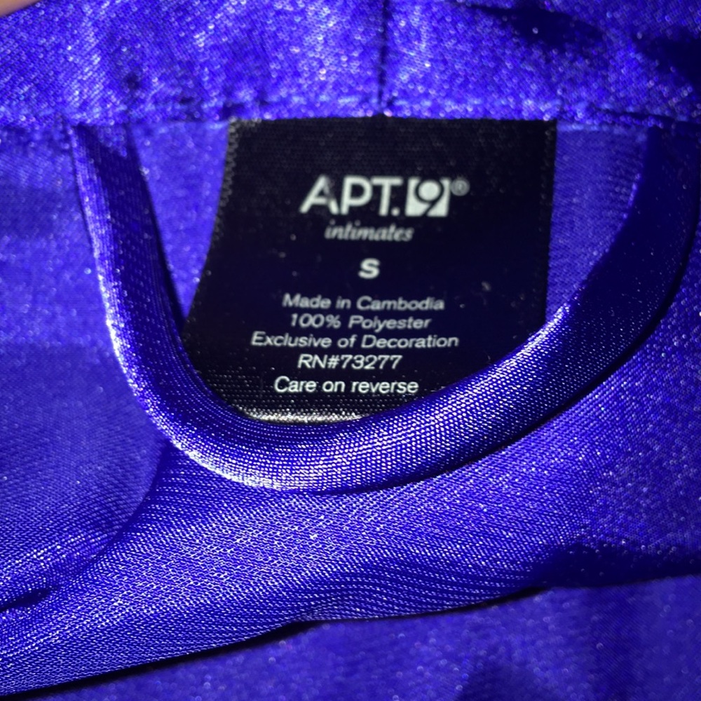 A Robe - Picture 2 of 3